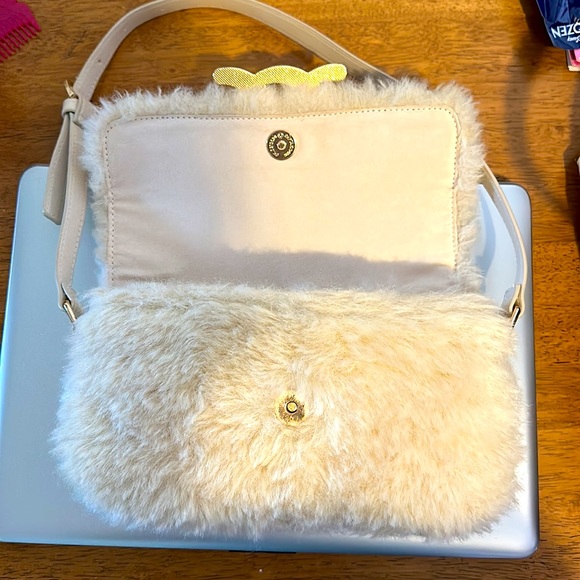 Fluffy Shoulder Bag - Picture 6 of 7
